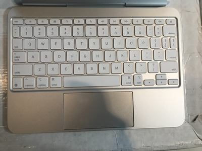 Apple Magic Keyboard 11インチ A2975 Apple Magic Keyboard for iPad