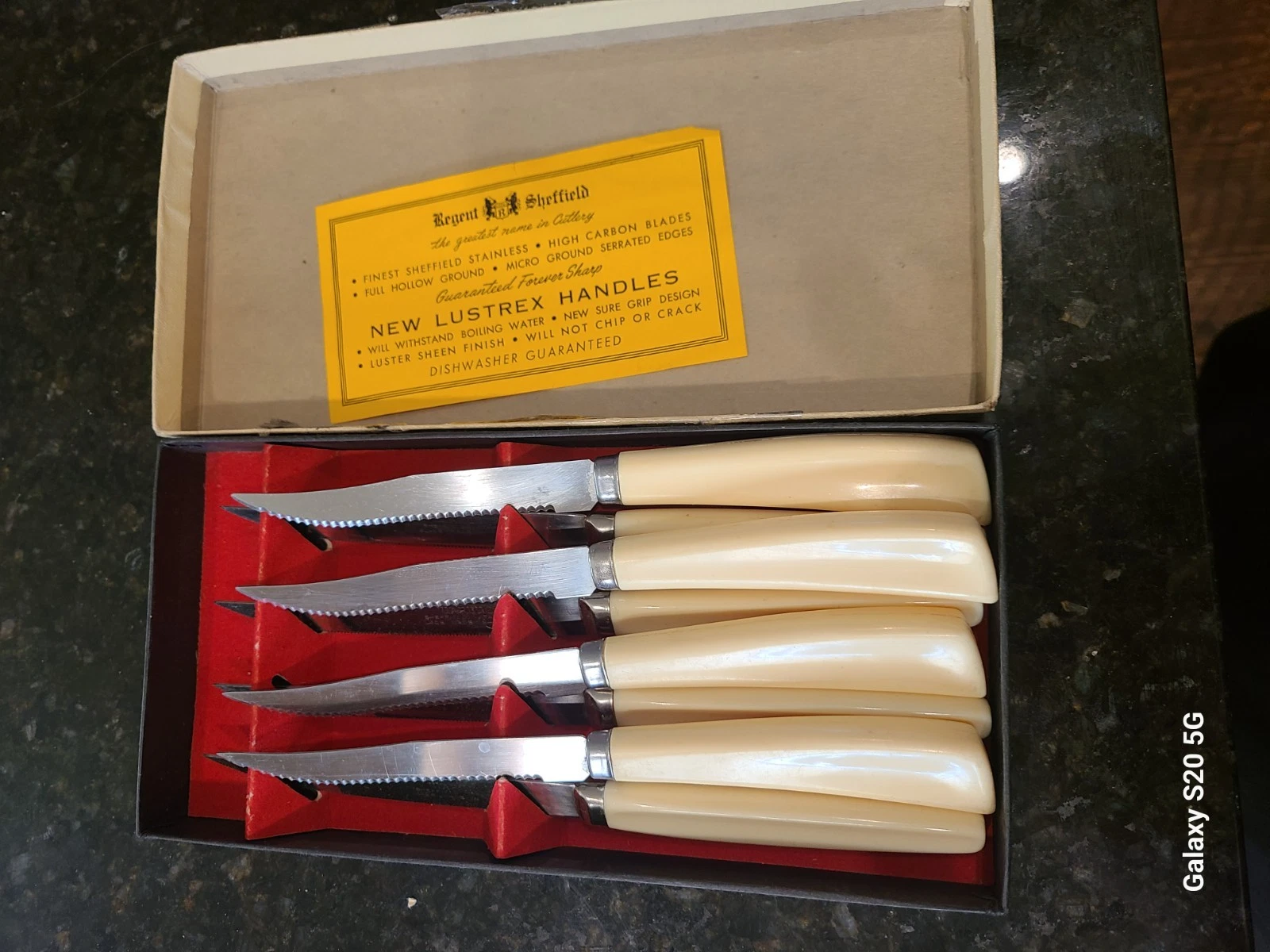 Regent Sheffield set 4 each Warwick Knifes and Vtg Sheffield Shell Steak Knifes
