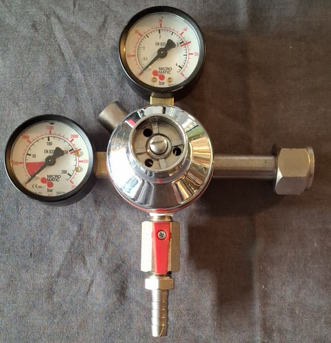 Micro Matic EN 837 CO2 Draft Beer Regulator Dual Gauge 0-60/0-3000 PSI