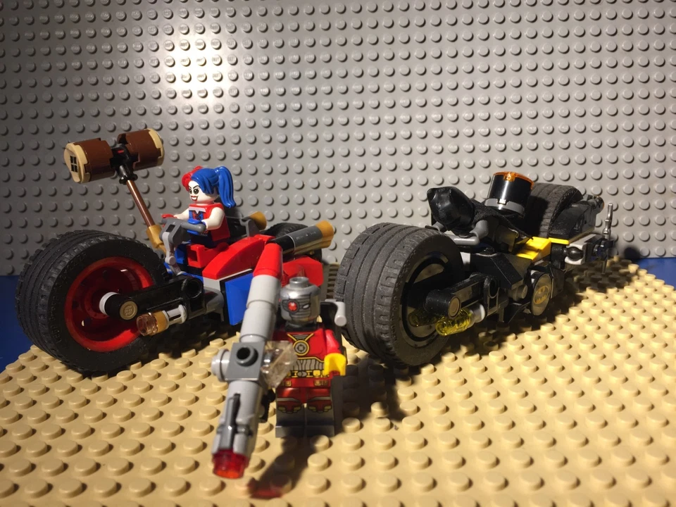 LEGO DC 76053 Batman: Gotham City Cycle Chase, photo 1 sur 3