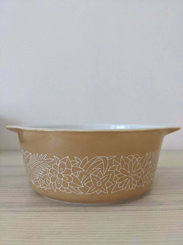 VINTAGE PYREX 472-B WOODLAND TAN BROWN BOWL WITH NO LID 750 ML