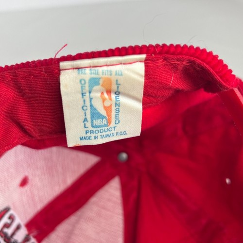 Chicago Bulls Corduroy Embroidered Logo Snapback Red Black Bill Basketball VTG - Picture 4 of 11