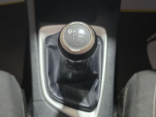 2013 Toyota Auris 1.6 V-Matic Icon Euro 5 5dr HATCHBACK Petrol Manual - Picture 18 of 24