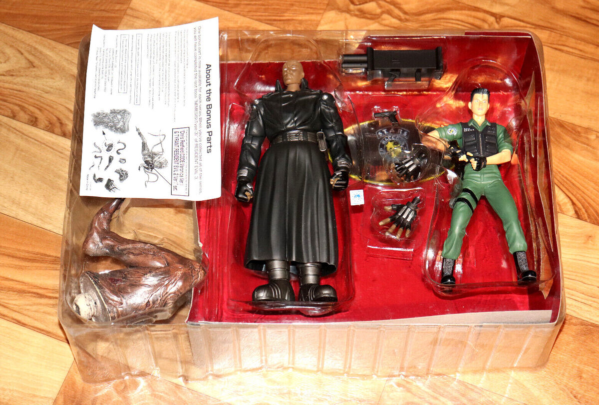 Resident Evil 3 Nemesis Series 6 - Moby Dick Toys - Chris Redfield (Code:  Veronica Vers.) vs. Tyrant (Resident Evil 2 Vers.)