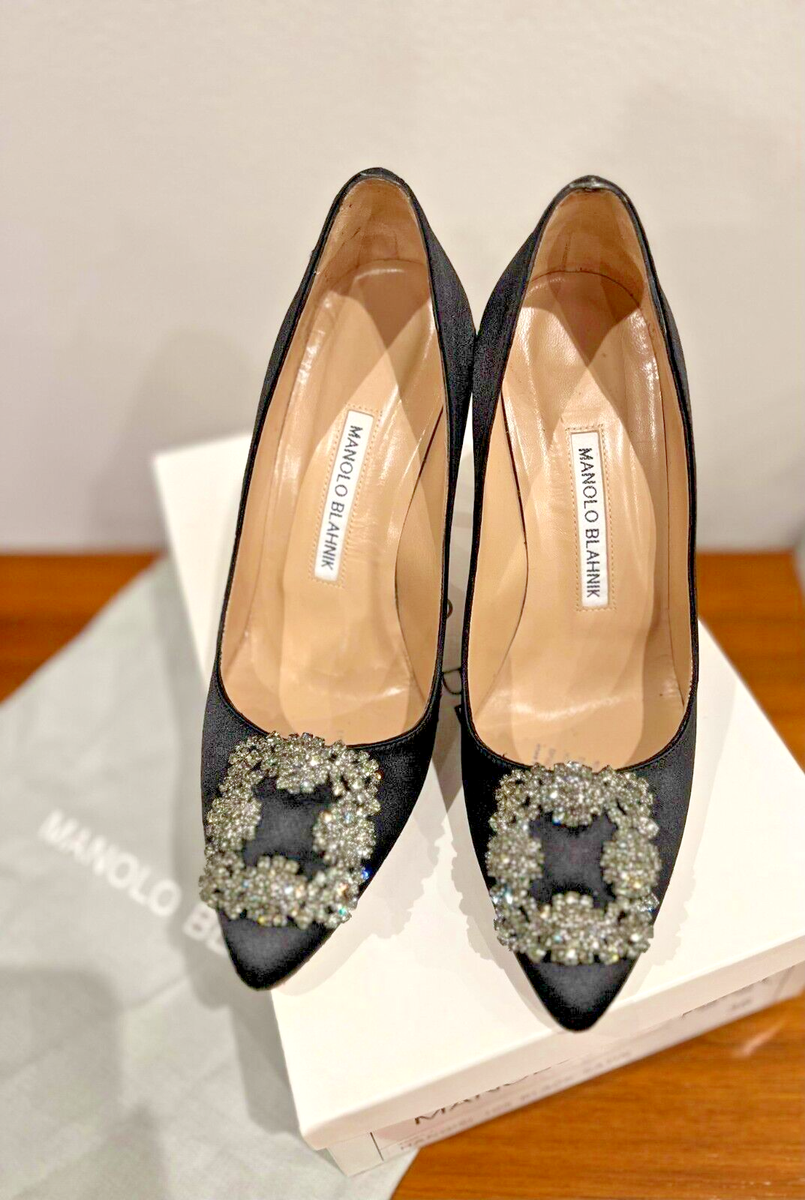 新品★Manolo Blahnik Hangisi pumps 105mm Manolo Blahnik Hangisi 105mm Appliqué Pumps | Blue | FARFETCH CA