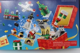 LEGO 40222 -Seasonal: Christmas Build-Up Set - Pieces to build 24 models