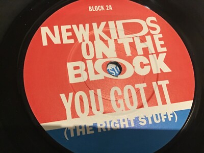 New Kids On The Block, You Got It ( the right stuff ) 7'' vinyl . BADGE PACK NR.M