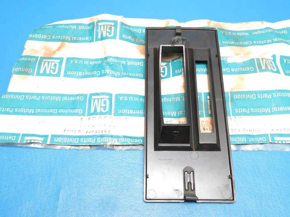 Nuevo de Lote Antiguo GM 1981-1982 Oldsmobile Omega Consola de Piso Selector de Cambio Automático Borde Foto 3 de 4