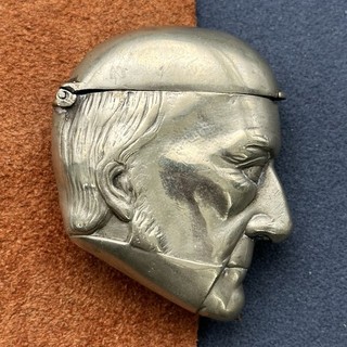 ANTIQUE SILVER PLATED CARDINAL WOLSEY FIGURAL FACE MATCH SAFE VESTA!!!