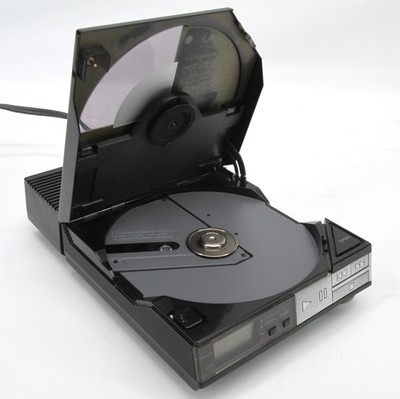 vintage Sony D-5A Discman CD Player + AC-D50 Power Dock Station