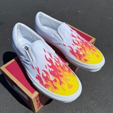 Zapatos Vans Personalizados Sin Cordones - Llamas Rojas en Blanco Vans Personalizados