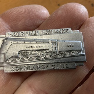 VICTORIAN RAILWAYS SCHOLARS CLUB BADGE STOKES MELBOURNE LOCOMOTIVE