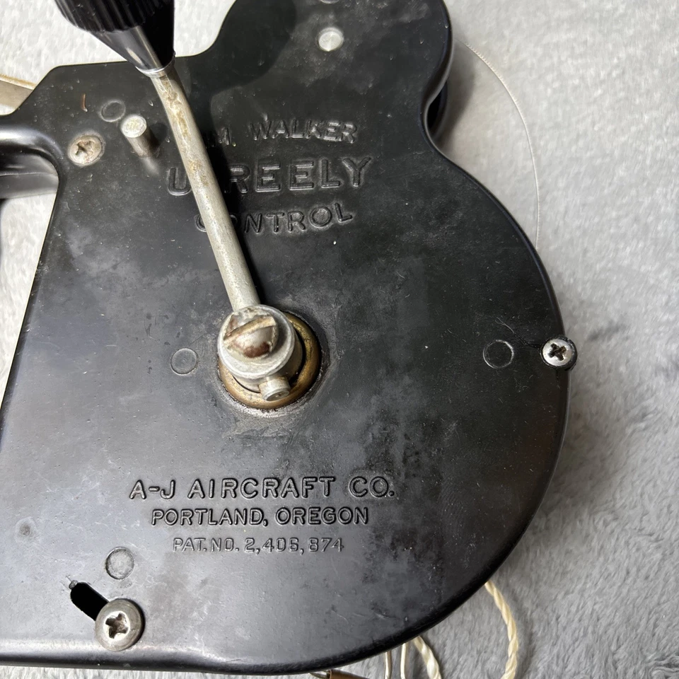 Modelo de avión de gas de colección Jim Walker U-Reely Control A-J Aircraft Co Powered EE. UU. Foto 2 de 4