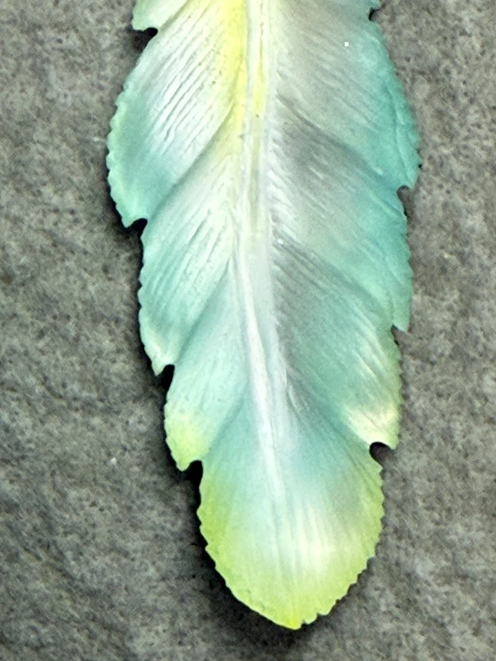 ALEXIS BITTAR RARE LUCITE LEAF PENDANT ON 18 INCH CHAIN NECKLACE - Image 4 of 4