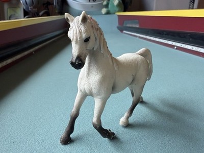 Schleich WHITE ARABIAN MARE Horse 13761 Farm Figure Toy 2013 Retired Figurine