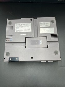 Nintendo NES Action Set Console with Zapper Controllers Game & Box No Power Cord