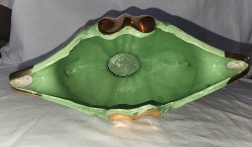 Maceta pedestal vintage verde con adornos dorados - Imagen 4 de 5