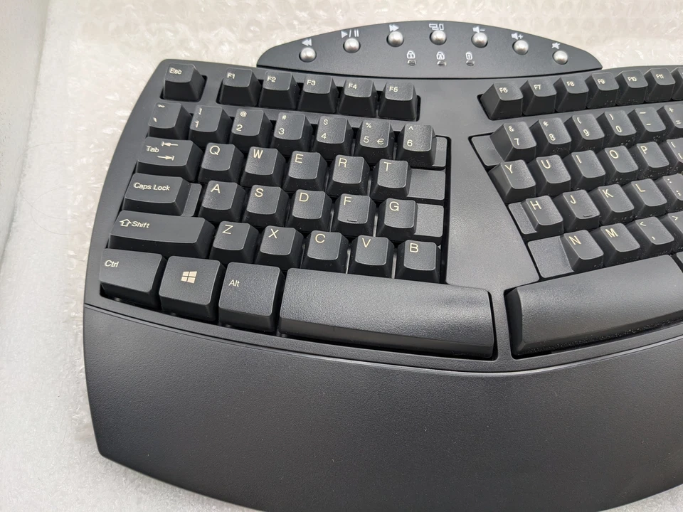 Perixx Periboard-612 Wireless Ergonomic Split Keyboard Bluetooth w/ Adapter - Image 3 of 4