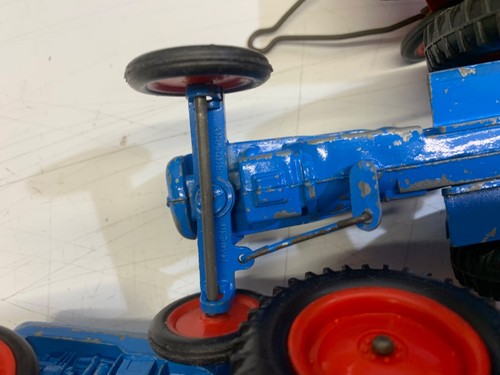 FORDSON.MAJOR.DEXTER.TRAKTOREN. x3. & 4 RAD DREHSCHEIBENANHÄNGER. CRESCENT TOYS. - Bild 18 von 21