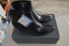 Ecco Woman Super nice and styles size 8- 8 1/2