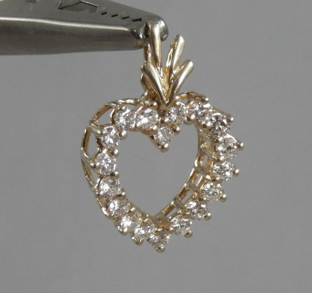 Estate 14 Karat Yellow gold 1Ct Diamond Heart Pendant 14K J1467 Estate 14 Karat Yellow gold 1Ct Diamond Heart Pendant 14K J1467