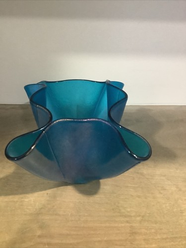 Hand Blown Vintage Blue Glass Vase Fluted Ruffled Edge 6 Inches - Picture 2 of 8