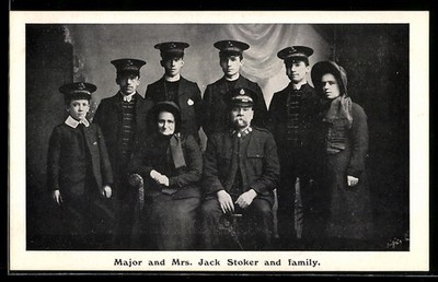 AK Major und Mrs. Jack Stoker und deren Familie von der Heilsarmee, Religion 