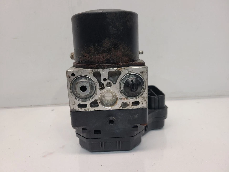 Subaru Tribeca 2006 (3,0 L/AWD/AT) bomba de freno antibloqueo/bomba ABS Foto 2 de 4