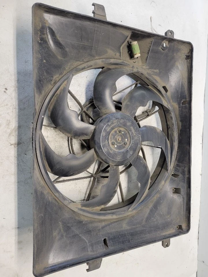 Hyundai Genesis 2013 2014 cupé radiador ventilador montaje OEM 253802M500 Foto 2 de 4