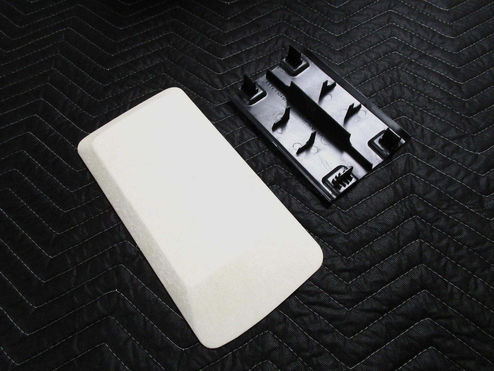 2005,2006 FORD GT GT40 OEM CENTER CONSOLE ARM REST PAD RAW KIT 05/06