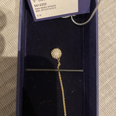 箱付き✨️ SWAROVSKI Bee A Queen 3点セット SWAROVSKI スワロフスキー ネックレス 全3種 ギフトセット 純正