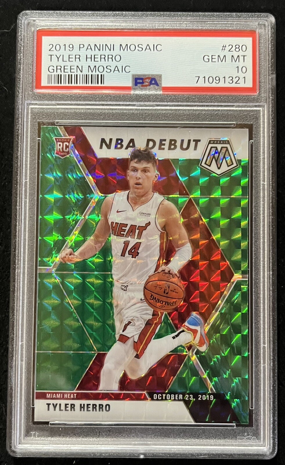 2019 Panini Mosaic Tyler Herro Mosaic NBA Debut Green Mosaic RC #280 PSA 10
