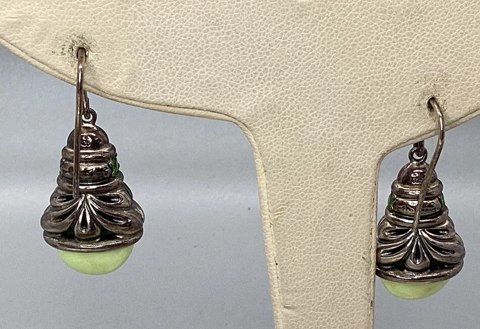 Pendientes colgantes de flor tapiz de plata de ley Ann King Foto 4 de 4