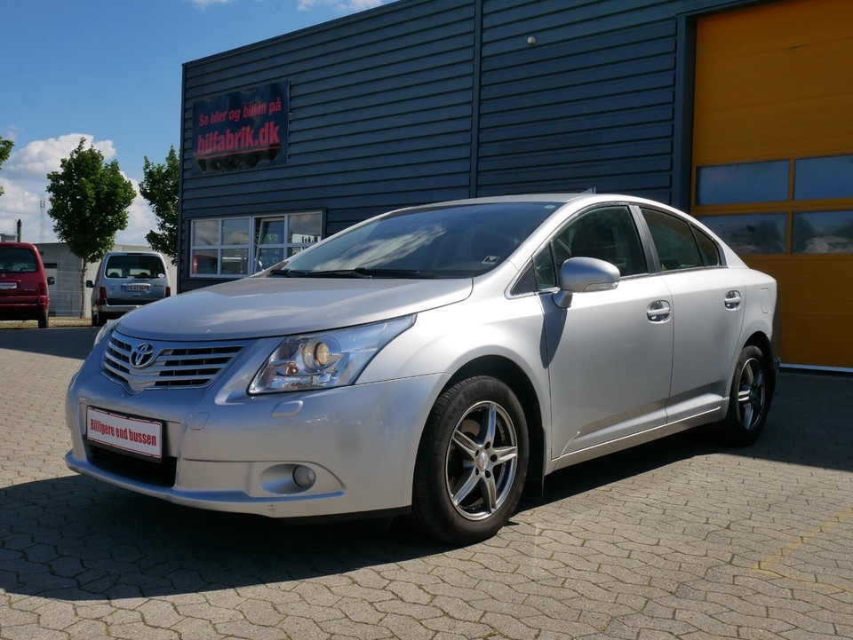Toyota avensis i