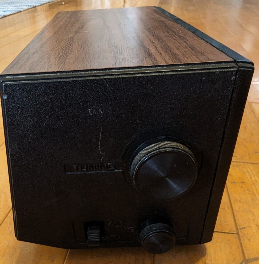 Vintage General Electric GE Model 74550C Wood Grain Alarm Clock AM/FM