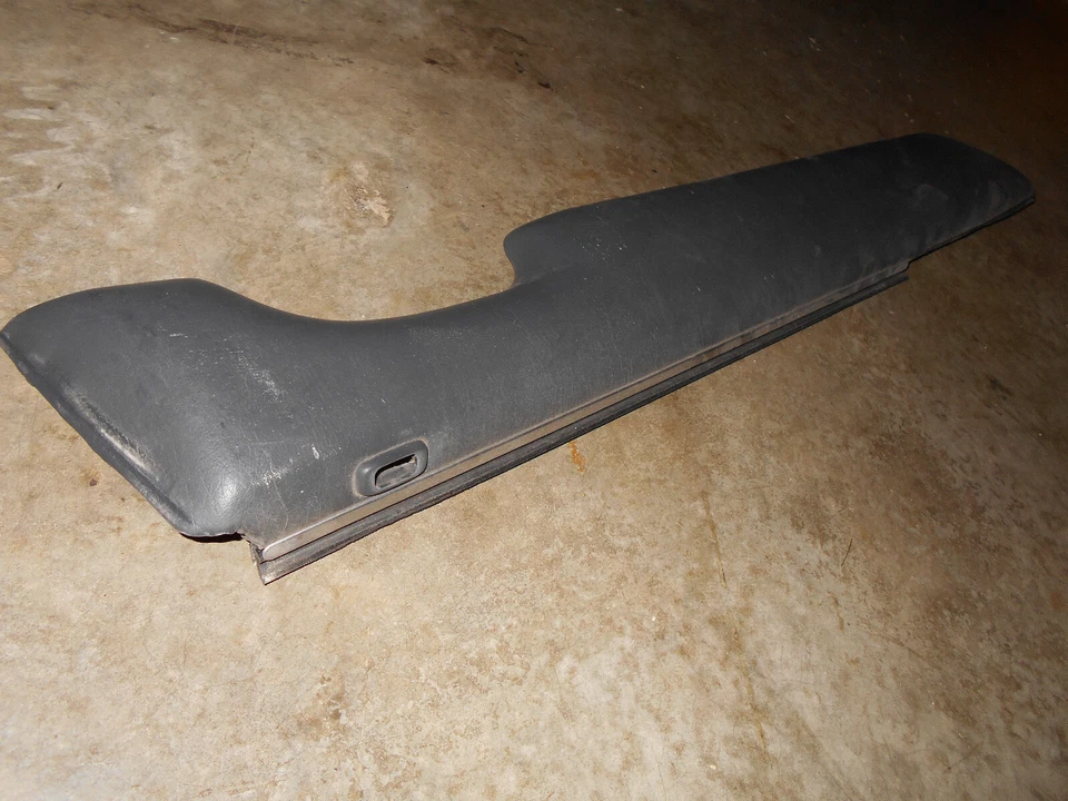 93-96 Geo Prizm Dark Charcoal Grey LH Rear Door Panel Upper Chrome Strip Section - Изображение 4 из 4