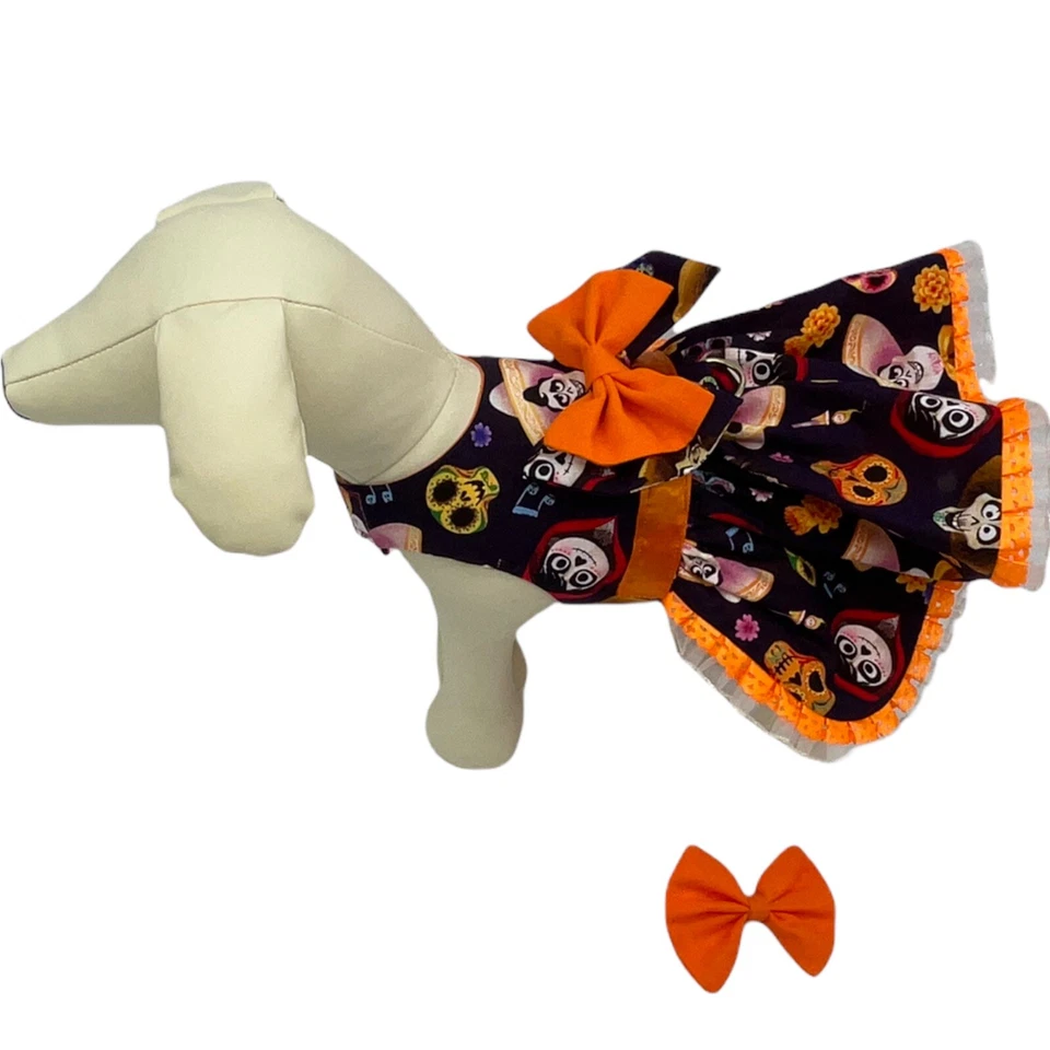 VESTIDO DE PERRO HECHO A MANO HALLOWEEN ESTAMPADO COCO VESTIDO PERRO ARNÉS GRANDE con lazo de pelo gratis Foto 3 de 4