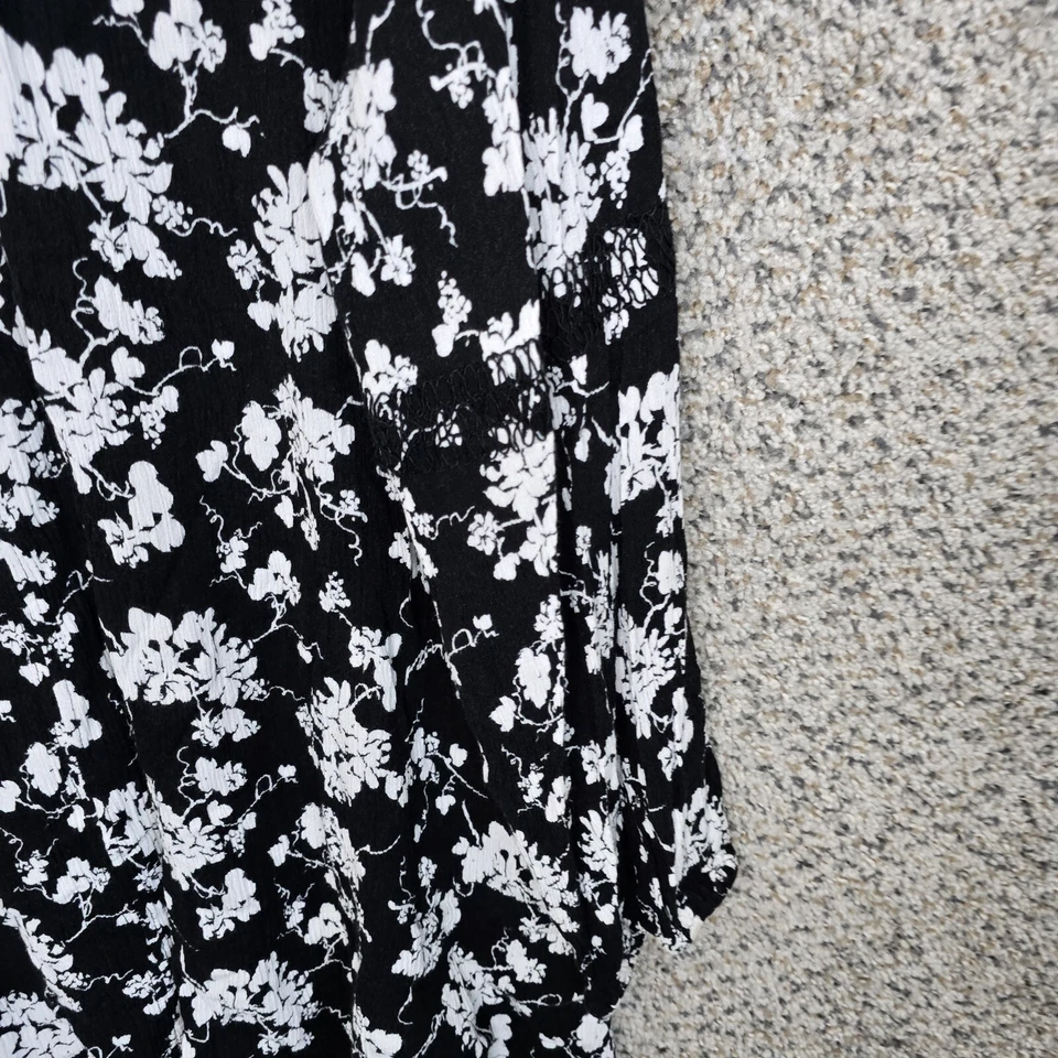 Top Lane Bryant para mujer Plus 18/20 negro ojo de cerradura cuello túnica floral boho informal Foto 2 de 4