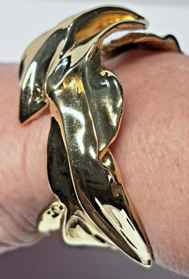 Ciner J COOPER mark vintage 18k gold plated clamper bracelet giant leaves hinged