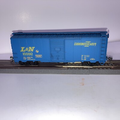 HO Accurail 40  Boxcar, L&N, Cushion Underframe Applied
