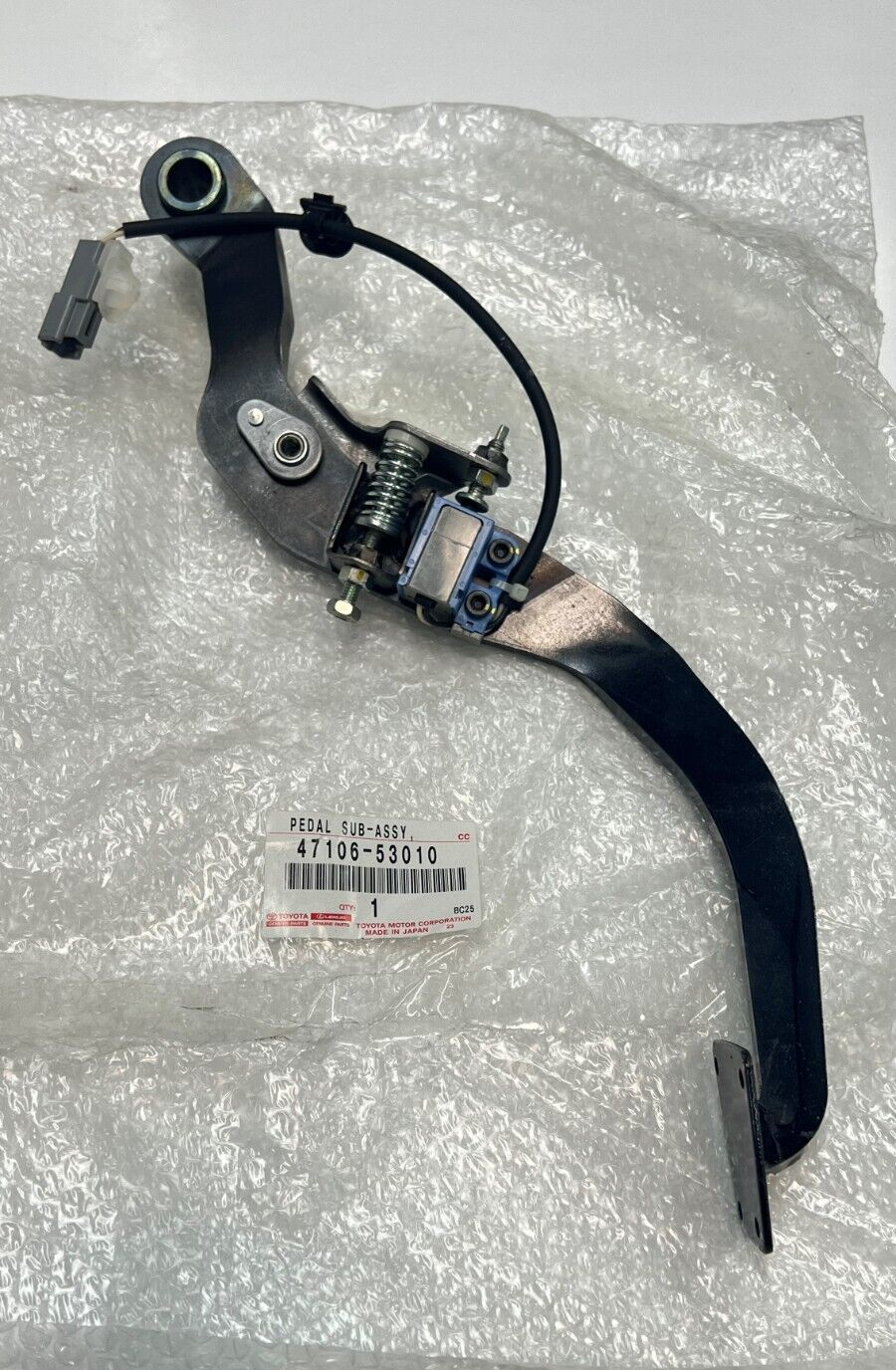 IS300 (01-05) & HIGHLANDER(03-07) GENUINE BRAKE PADEL SUB ASSY 