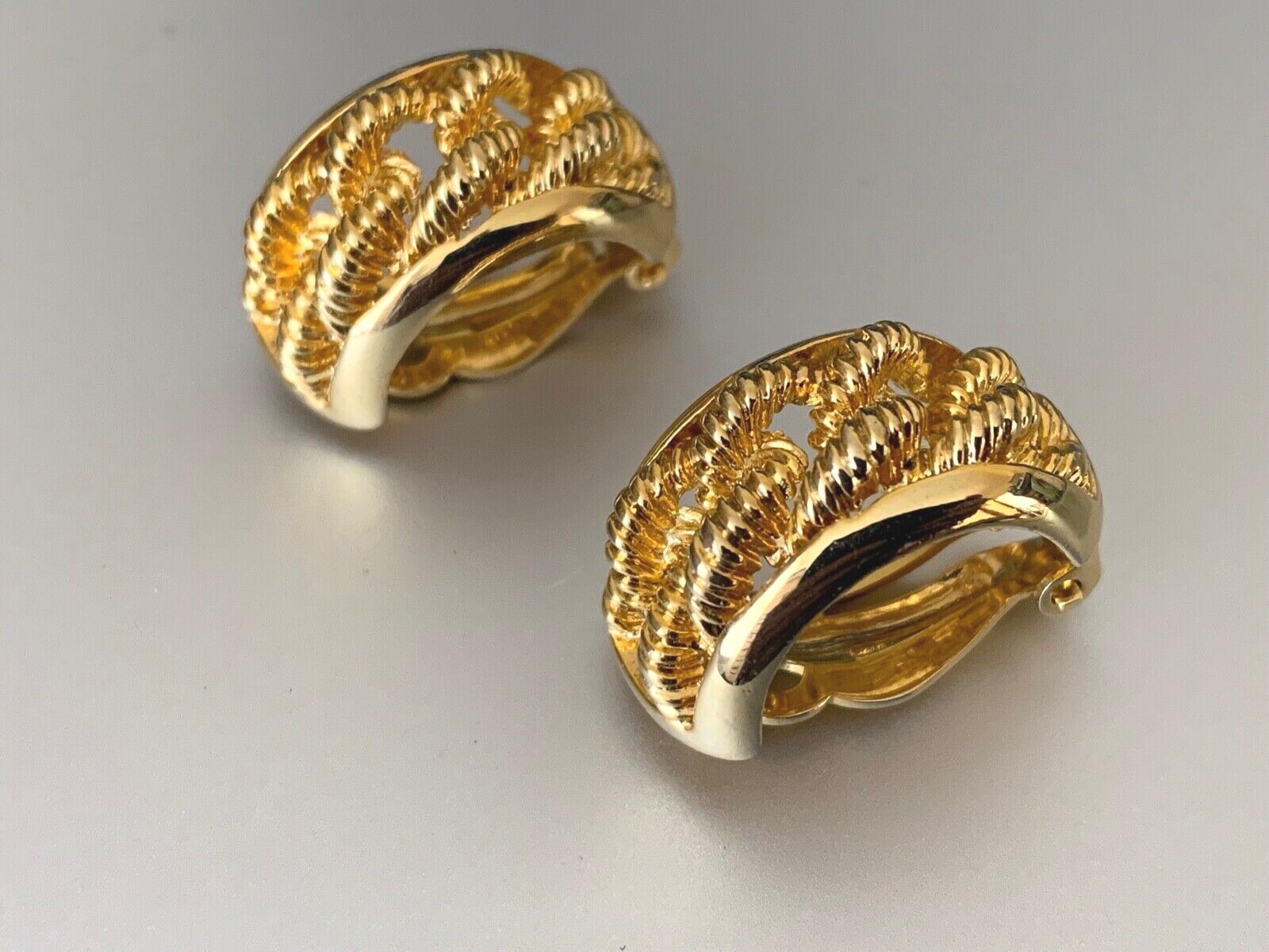 Beautiful Vintage French Designer Clipon Earrings, G… Gem