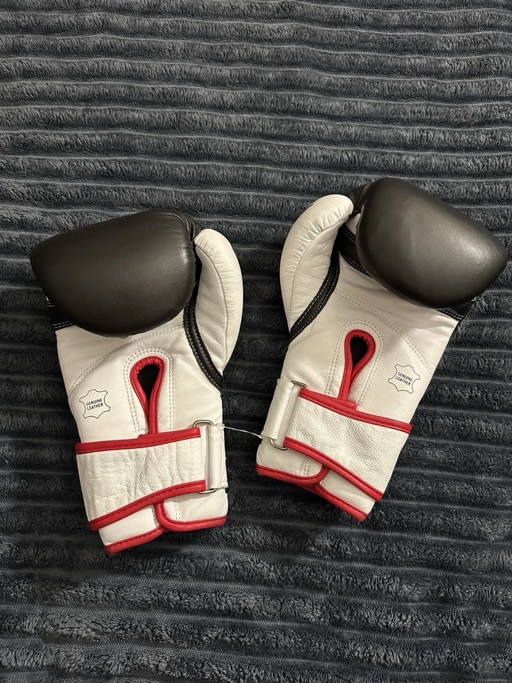 Guantes de Boxeo Title Forzados con GEL Negro Grande GFWG2 4 Envolturas Foto 4 de 4