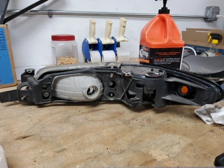 Faro derecho pasajero Pontiac Grand Prix 1997-2003 AM EAGLE EYES Foto 4 de 4