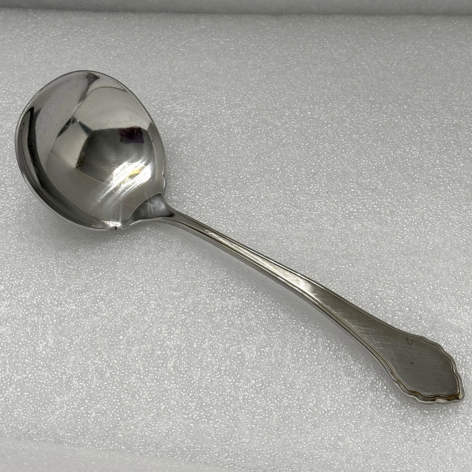 Oneida Wm Rogers Summer Mist Autumn Glow Burnished Gravy Sauce Ladle 7.5” GUC
Opens in a new window