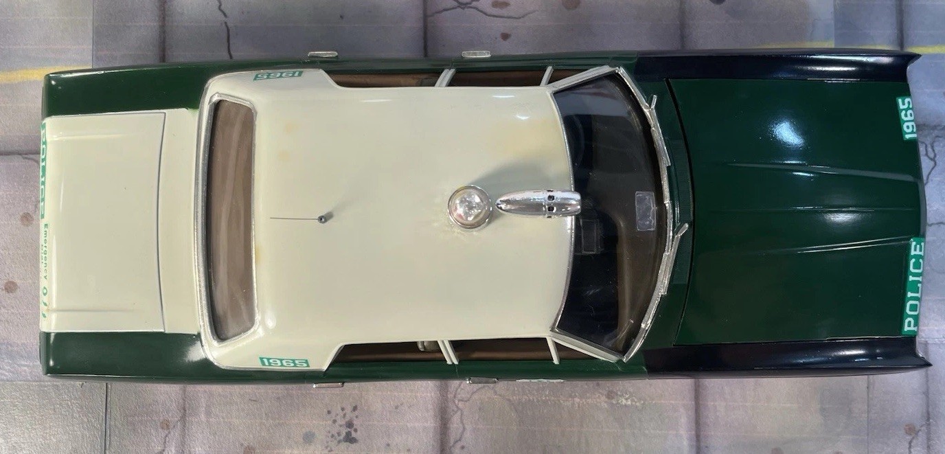 Nicely built 1/25 1970 Ford Police Car “RMP” NYPD Vintage Green White Black READ