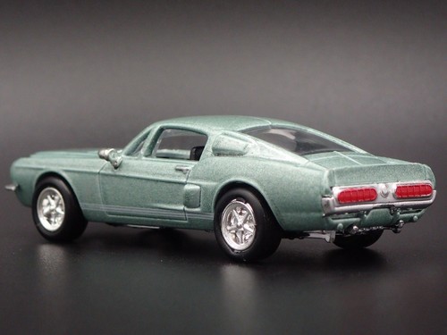 Modelo De Coche Diecast Ford Mustang Shelby GT500KR Fastback Verde 1:64 - Imagen 4 de 5