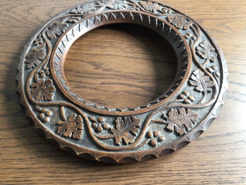 Antique arts & crafts hand carved circular oak leaf & acorn wooden frame - Picture 2 of 8