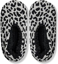 Isaac Mizrahi MediumSherpa Lined Women  s Winter Slipper Shoes
