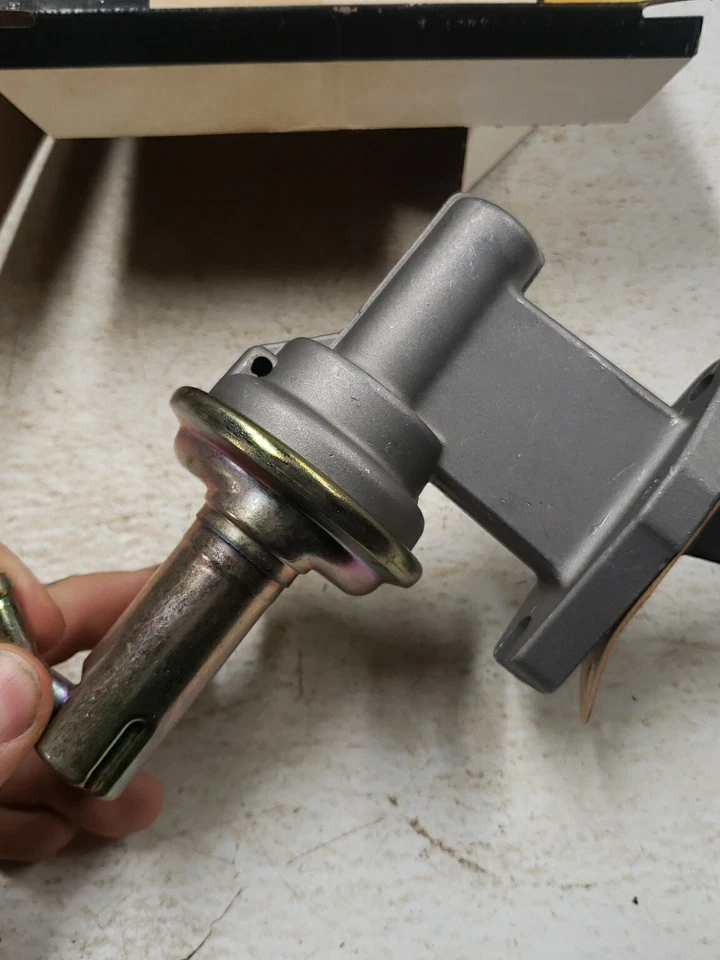 Топливный насос 1977-1979 Ford F-150, F-250, Bronco, F-350 Airtex 6978 - Изображение 3 из 4